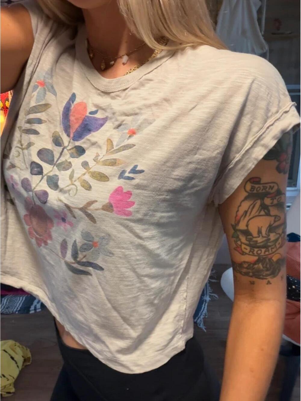 Natural Life Boho Floral Crop Tee Cream Beige Size Small - Picture 4 of 7